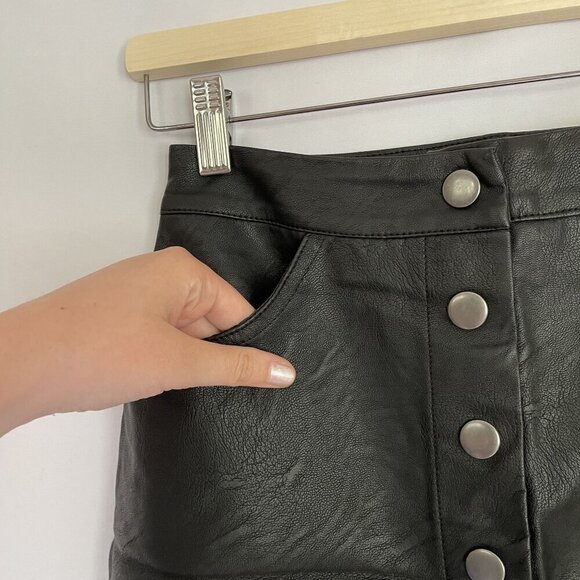 Cotton-on leather miniskirt casual pockets night out women's size 6 button down - Picture 2 of 7